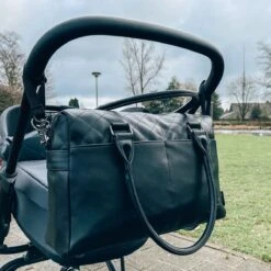 Kidzroom In Your Dreams Luiertas - Zwart - Ophanglussen Kinderwagen - Verschoonmatje - Verstelbare Schouderband 7 Kidzroom In Your Dreams Luiertas - Zwart - Ophanglussen Kinderwagen - Verschoonmatje - Verstelbare Schouderband -Baby Kinderwagen Serie Winkel 1200x1200 253