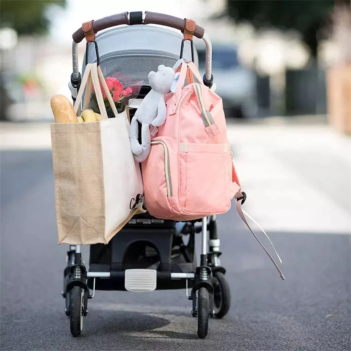 Jinius ® - Boodschappen Haak - Kinderwagen Tassenhaakjes - Haakjes Voor Tassen - Buggy Haakjes - Bruin - Set Van 2 3 Jinius ® - Boodschappen Haak - Kinderwagen Tassenhaakjes - Haakjes Voor Tassen - Buggy Haakjes - Bruin - Set Van 2 - Afbeelding 3