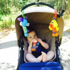 Playgro Tinkle Trio -Baby Kinderwagen Serie Winkel 1200x1200 677