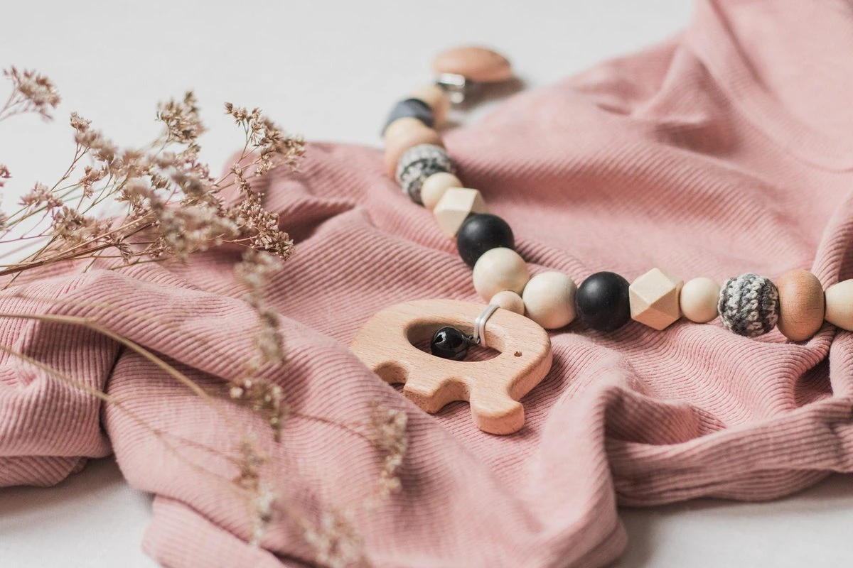 Wagenspanner Olifant - Musthave 2021 - Baby Wagenspanner Hout - Vrolijke Kinderwagenspanner - Eenvoudig Te Bevestigen - Kraamcadeau Voor Jongens En Meisjes - Baby Cadeau 2 Wagenspanner Olifant - Musthave 2021 - Baby Wagenspanner Hout - Vrolijke Kinderwagenspanner - Eenvoudig Te Bevestigen - Kraamcadeau Voor Jongens En Meisjes - Baby Cadeau - Afbeelding 2